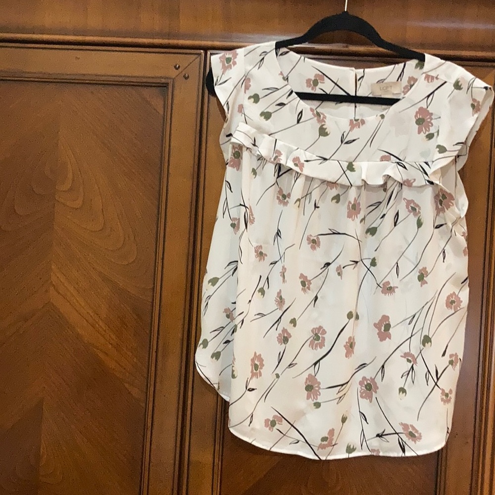 Sleeveless top floral